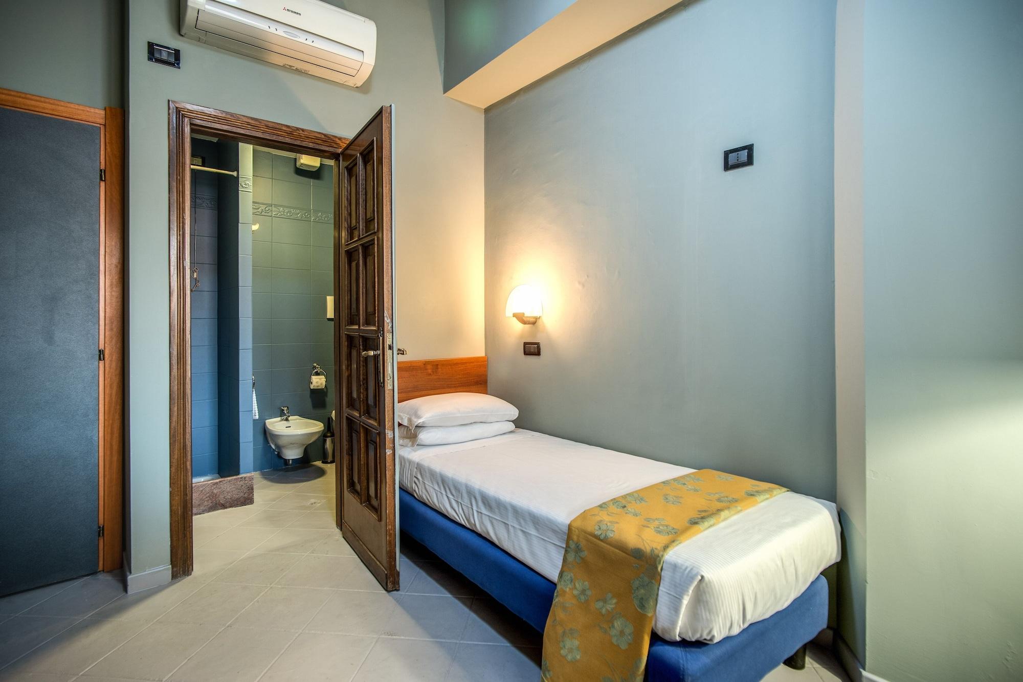 רומא Hotel Marisa מראה חיצוני תמונה